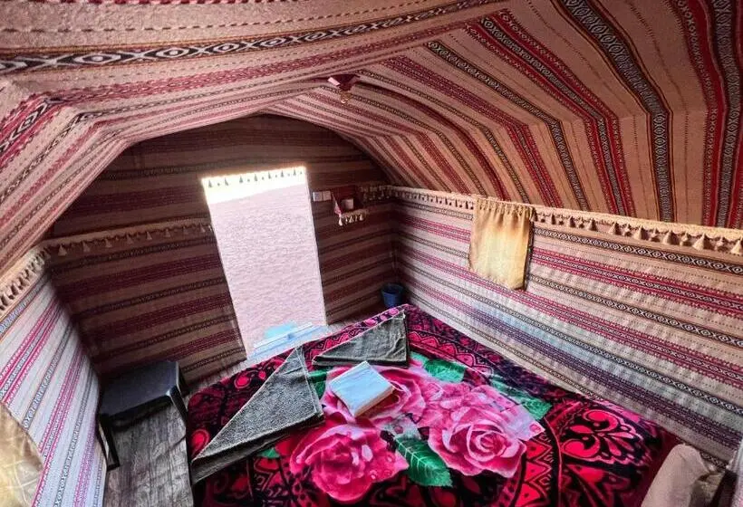 اتاق استاندارد یک نفره, Khaled's Camp
