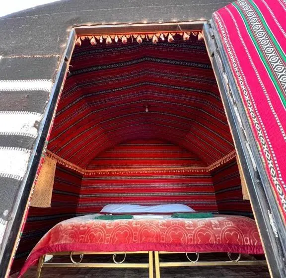 اتاق استاندارد, Khaled's Camp