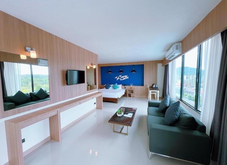 주니어 스위트, The Sixteenth Naiyang Beach Hotel Sha Plus