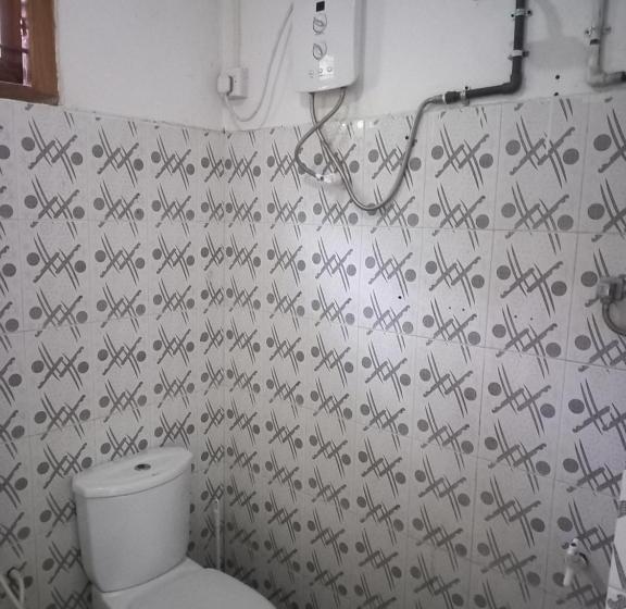 Quarto Estandar, Sea Shadow