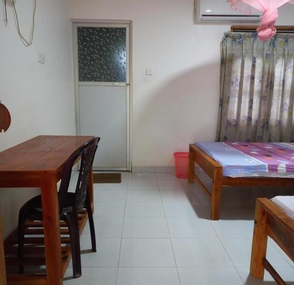 Quarto Estandar, Sea Shadow