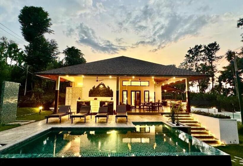 Вилла 3 Спальни, Tranquil Resort   Blusalzz Collection, Wayanad   Kerala