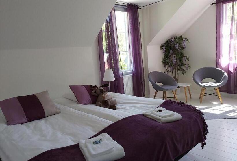 패밀리 룸 공용 욕실, Gotland Of Sweden Bed & Breakfast