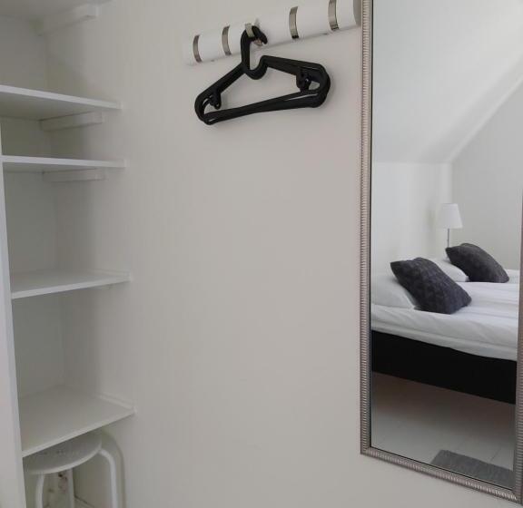 패밀리 룸 공용 욕실, Gotland Of Sweden Bed & Breakfast