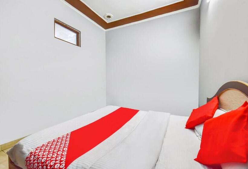 Трехместный Номер Классика, Oyo 77868  Taj
