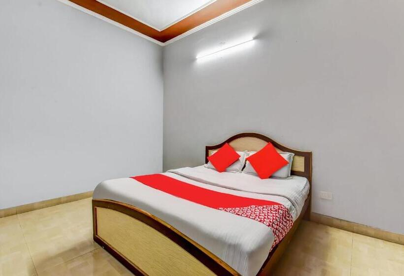 트리플 클래식 룸, Oyo 77868  Taj