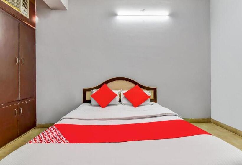Трехместный Номер Классика, Oyo 77868  Taj