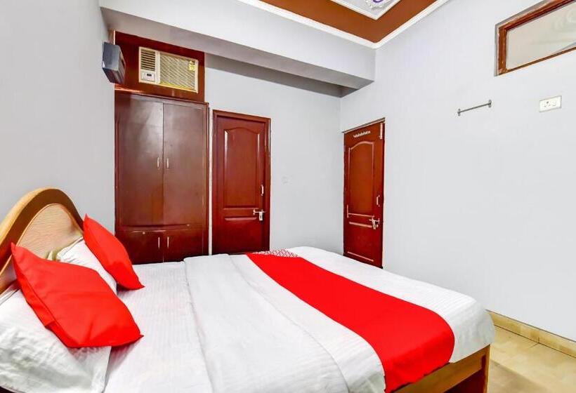 트리플 클래식 룸, Oyo 77868  Taj