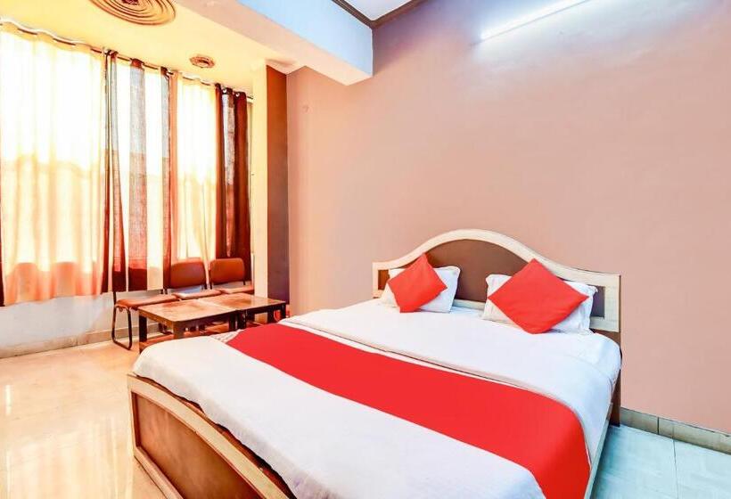 트리플 클래식 룸, Oyo 77868  Taj