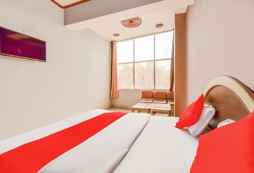 트리플 클래식 룸, Oyo 77868  Taj