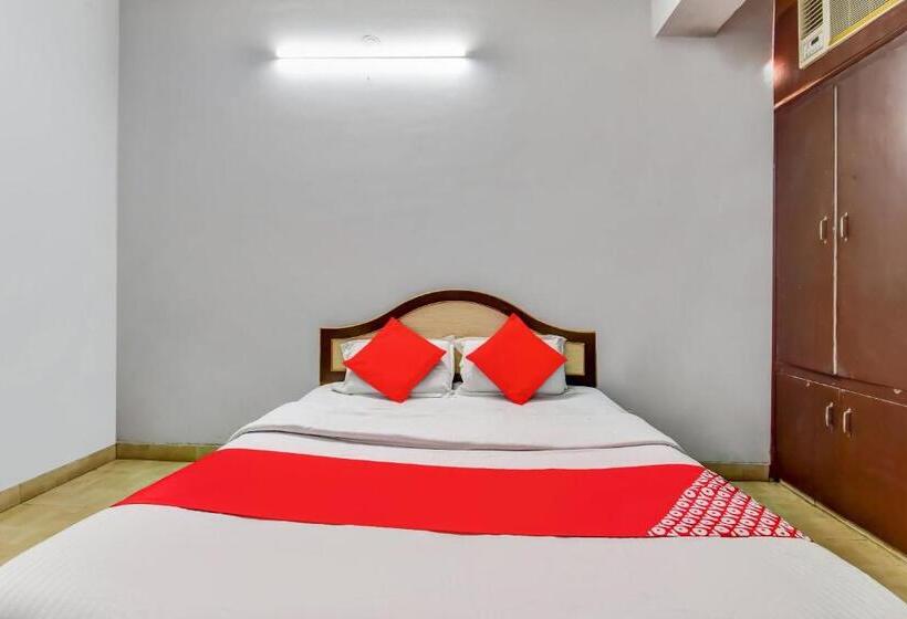 Трехместный Номер Классика, Oyo 77868  Taj