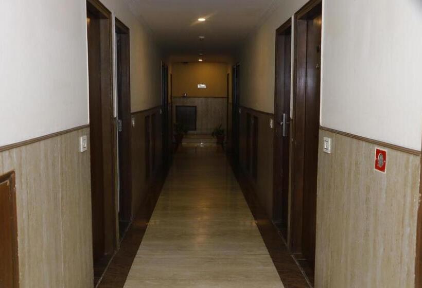 חדר דלוקס, S C Residency