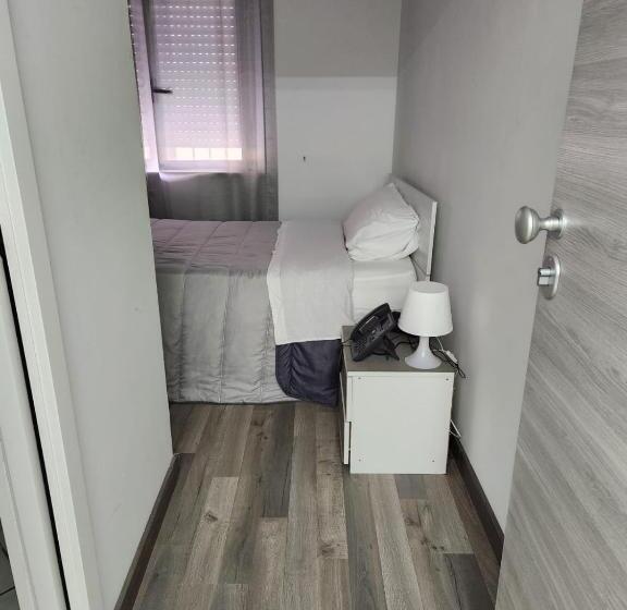 标准单人间, Albergo 3 Torri