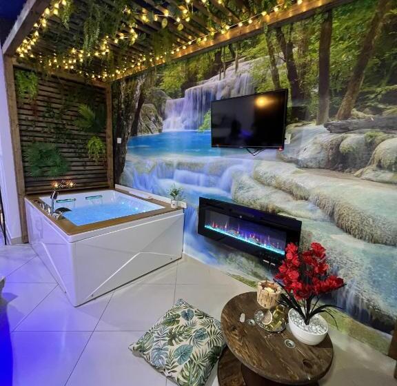 Люкс с гидромассажем, The Flower Garden