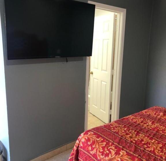 غرفة قياسية, The Fly Inn Motel