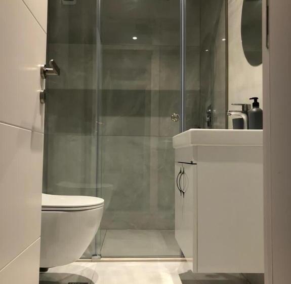 バルコニー付きスタンダードルーム, New Prishtina Luxury Rooms
