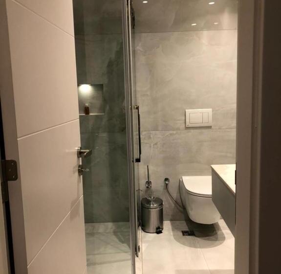 اتاق استاندارد با بالکن, New Prishtina Luxury Rooms