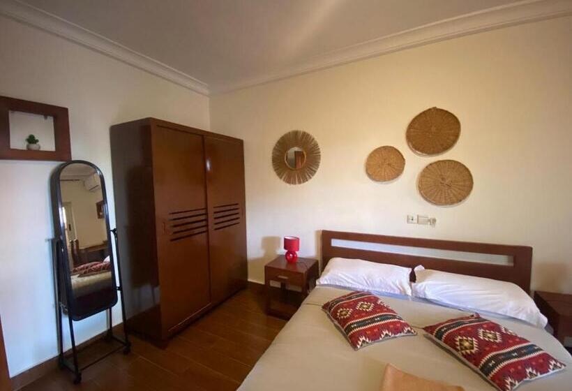 Belső Udvarra Néző Standard Szoba, L'oasis Guesthouse