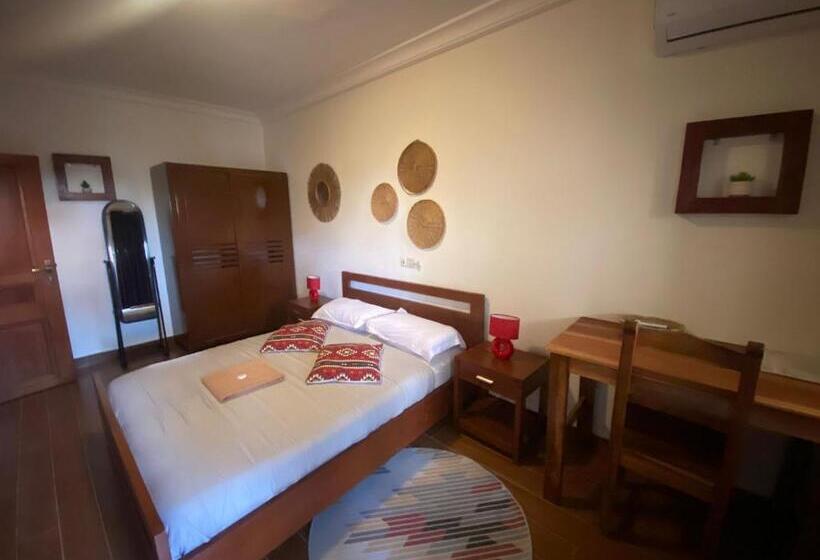 Belső Udvarra Néző Standard Szoba, L'oasis Guesthouse