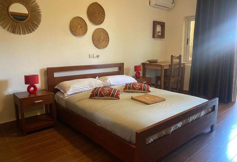 Belső Udvarra Néző Standard Szoba, L'oasis Guesthouse