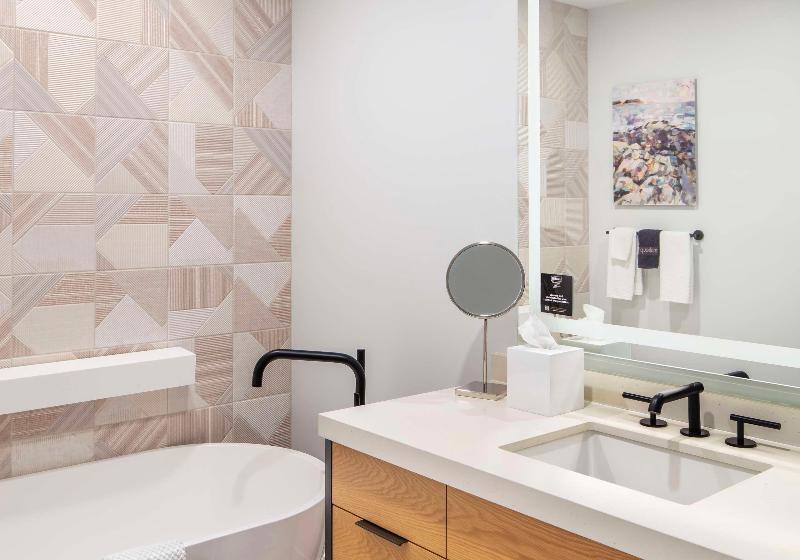Quarto Premium, Canopy By Hilton Portland Waterfront