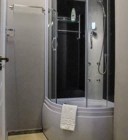 سوییت لوکس, Caprice Deluxe Accomodation