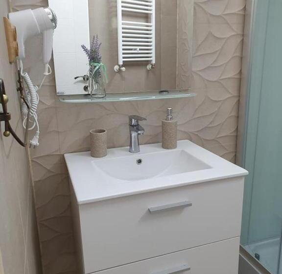 اتاق لوکس, Caprice Deluxe Accomodation