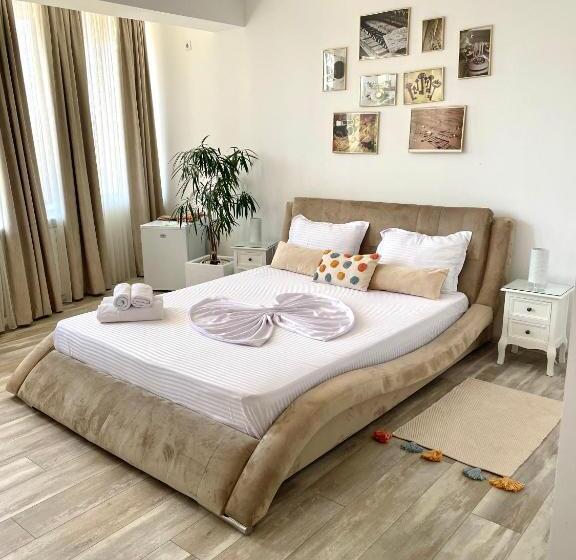 اتاق لوکس, Caprice Deluxe Accomodation