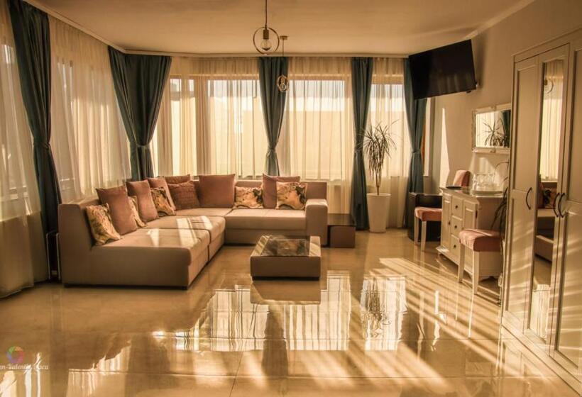 سوییت لوکس, Caprice Deluxe Accomodation