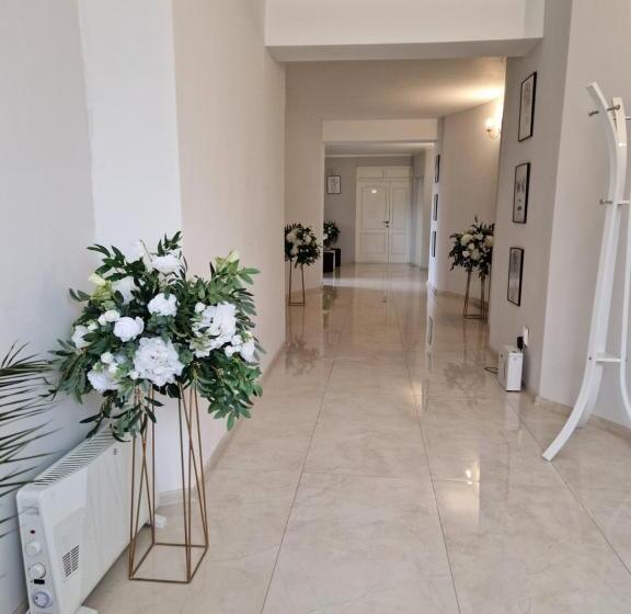 סוויטה דלוקס, Caprice Deluxe Accomodation