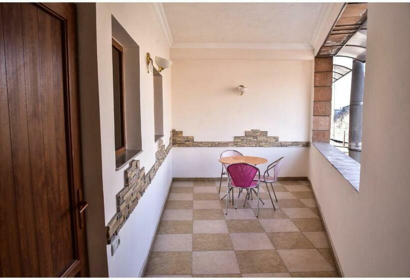 발코니 디럭스 룸, L A