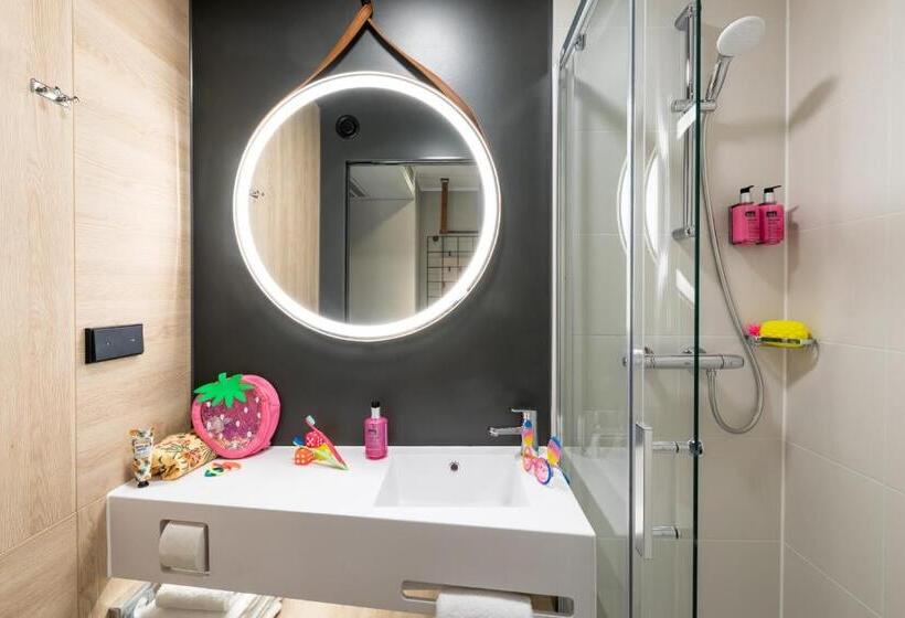 Номер Стандарт, Moxy Dresden Neustadt