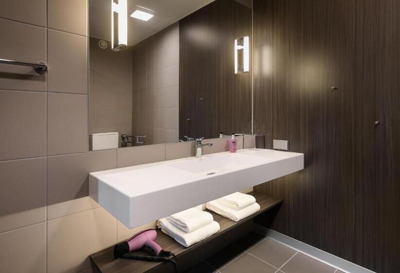 Семейный Номер, Moxy Dresden Neustadt