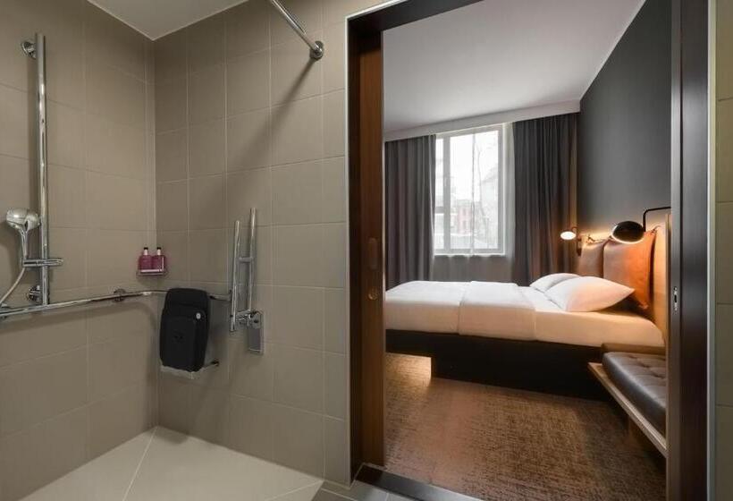 Семейный Номер, Moxy Dresden Neustadt