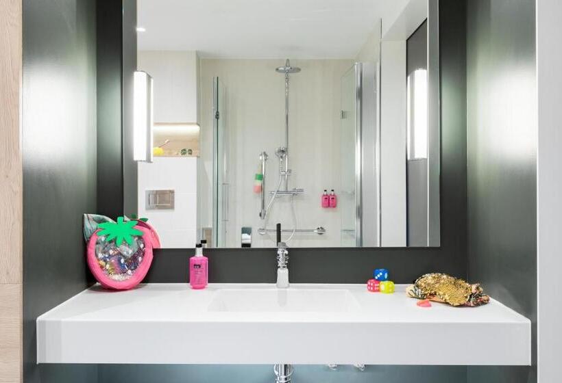 Семейный Номер, Moxy Dresden Neustadt