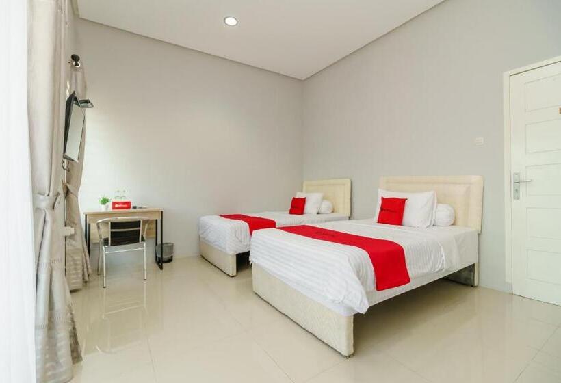 Номер Deluxe, Reddoorz @ Jalan Demang Lebar Raya Palembang