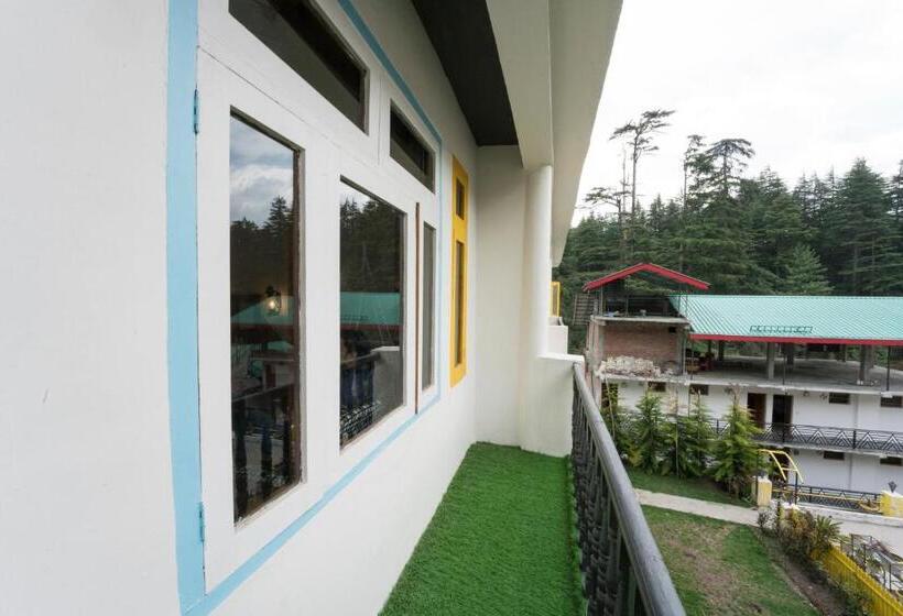 اتاق استاندارد چهارنفره با بالکن, The Village Manali Café, Bar & Bistro