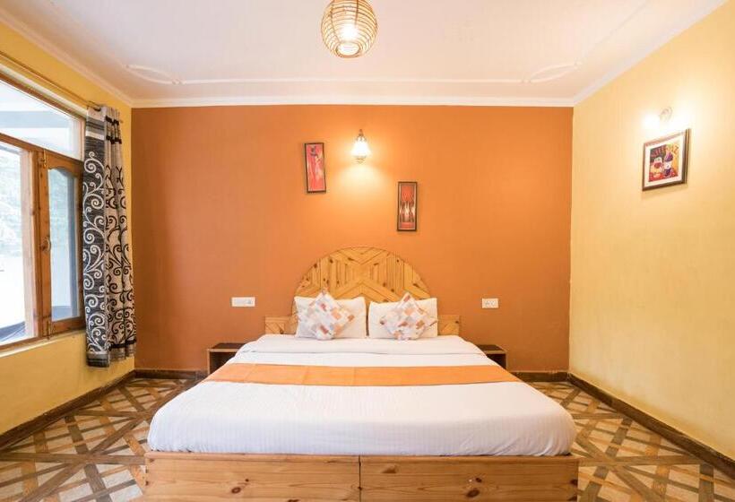 اتاق استاندارد چهار تخته, The Village Manali Café, Bar & Bistro