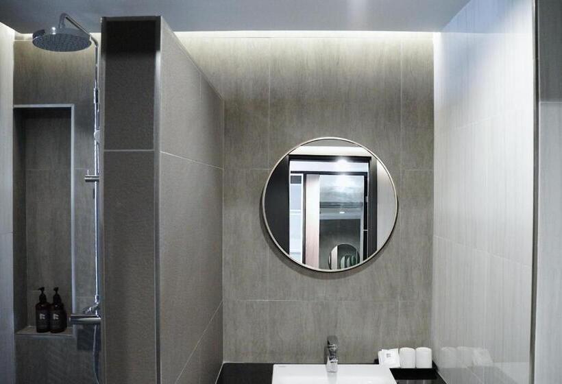 豪华房间, The Rise Suites Hotel, Chiang Mai Sha Extra Plus