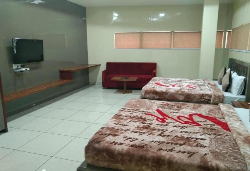 سوییت خانوادگی, Dudi