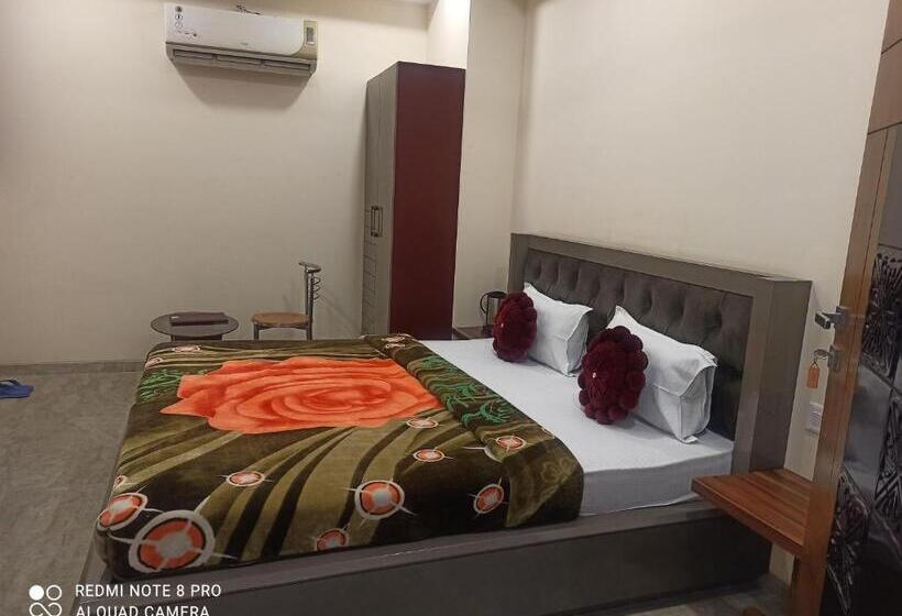 اتاق لوکس, Dudi