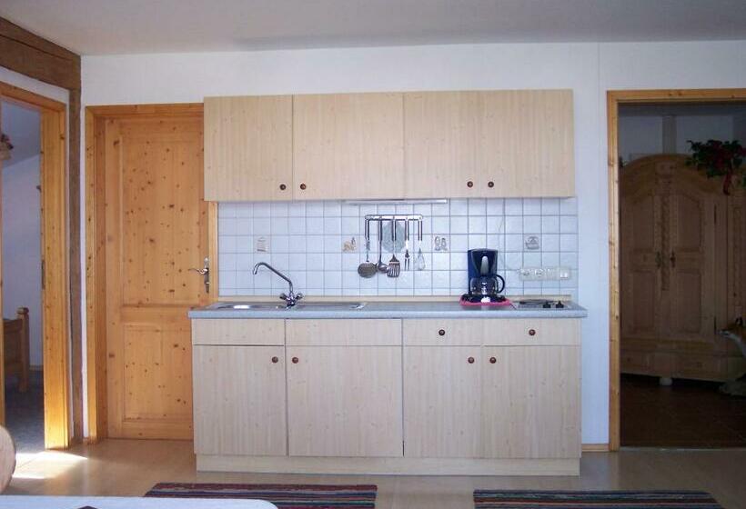 침실 2개 아파트, Bachtelhuber Hof