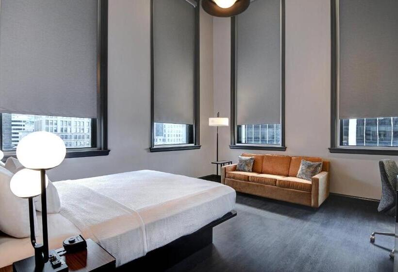 חדר סטנדרט עם מיטת קינג, Courtyard By Marriott Cincinnati Downtown