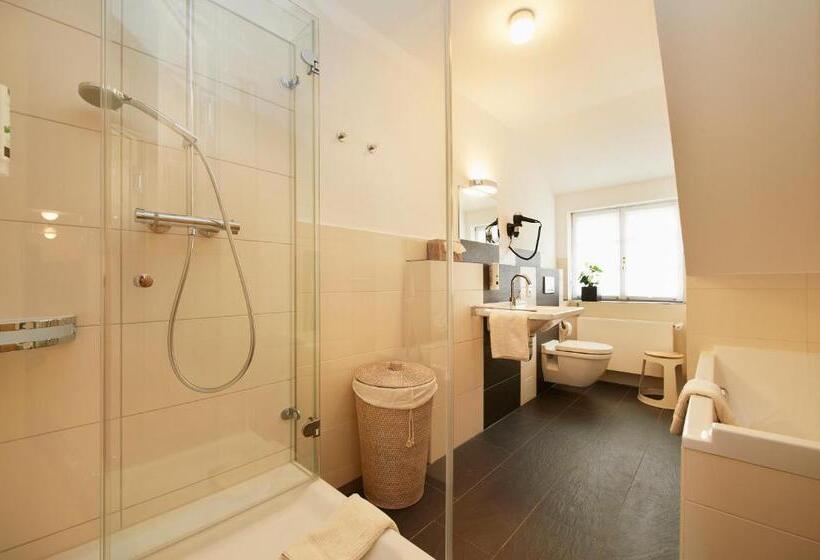 Standard room with outdoor bath, Lindengut Biohotel & Bio Herberge