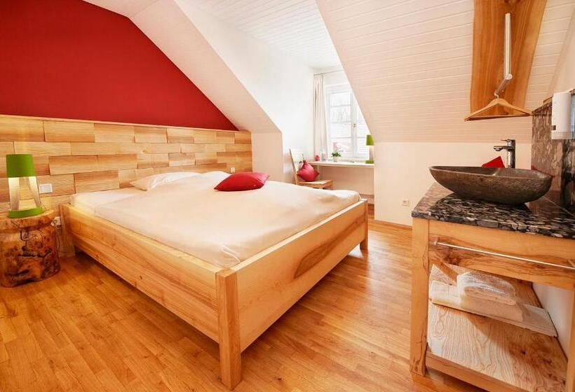 Standard room with outdoor bath, Lindengut Biohotel & Bio Herberge