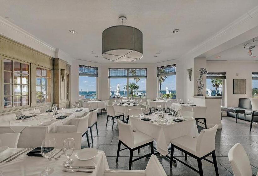 شقة غرفة واحدة مطلة على البحر, Portofino Tower1 908 Beachfront Sunrise Views