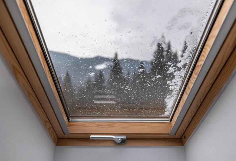 주니어 스위트, Belmont