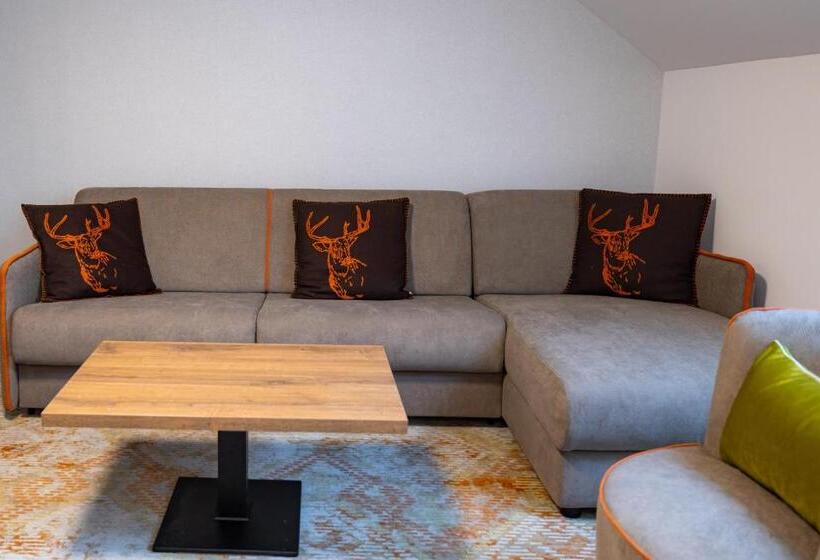 수피리어 스위트, Belmont