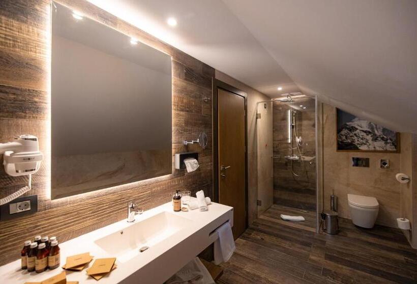 수피리어 스위트, Belmont