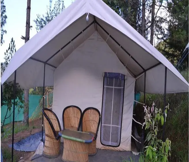 デラックスルーム, Himview Camp Mukteshwar